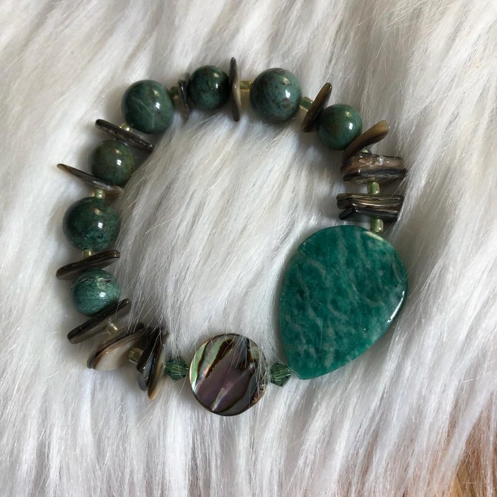Green Beaded Stretch Bracelet